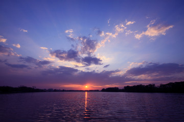 beach和bitch发音区别是什么？