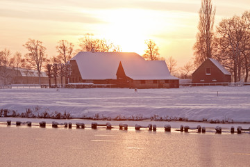 描写出征必胜的诗句